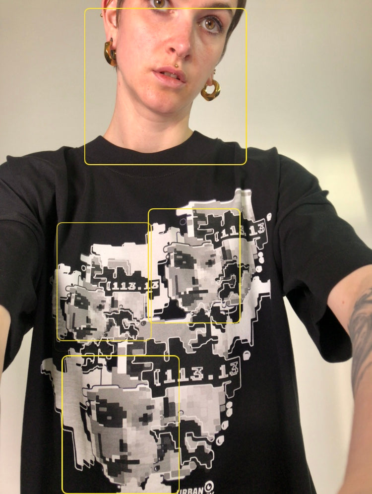 FACEPTION RELOADED | Unisex T-Shirt mit Print, das Gesichtserkennung verwirrt, aus Bio-Baumwolle