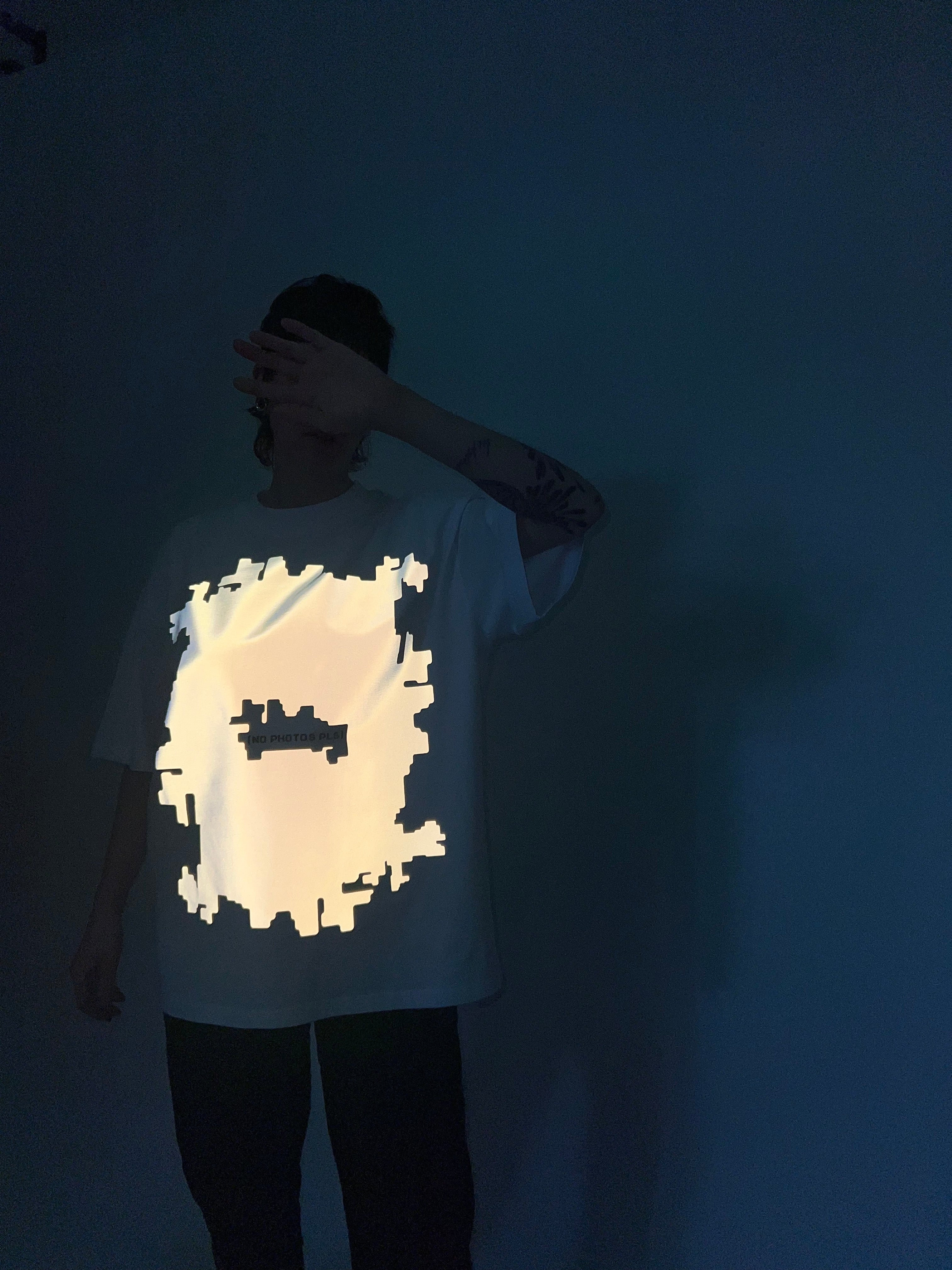 NO PHOTOS PLS] | Look But Don't Capture Oversize Tee – URBANPRIVACY