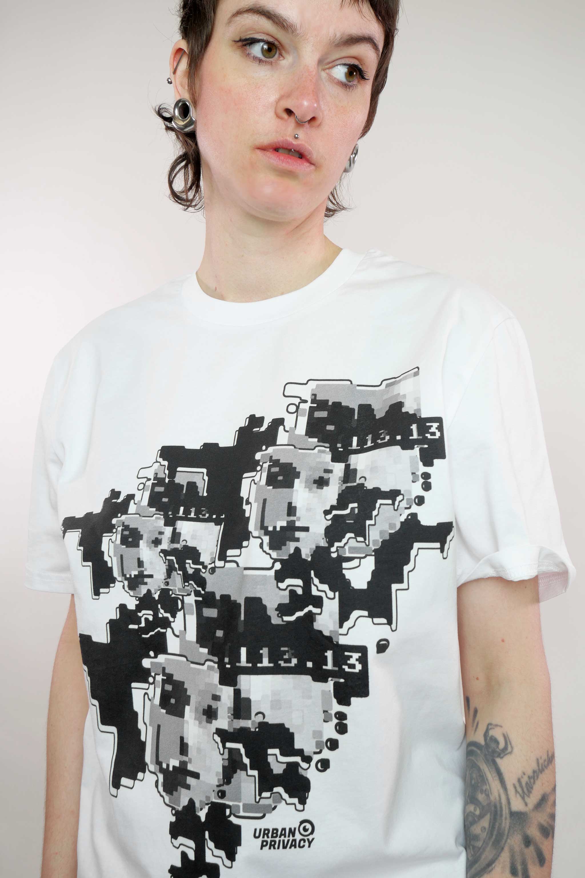 FACEPTION RELOADED I Eco Unisex Slim Fit T-Shirt with Pattern that disrupts facial recognition algorithms white