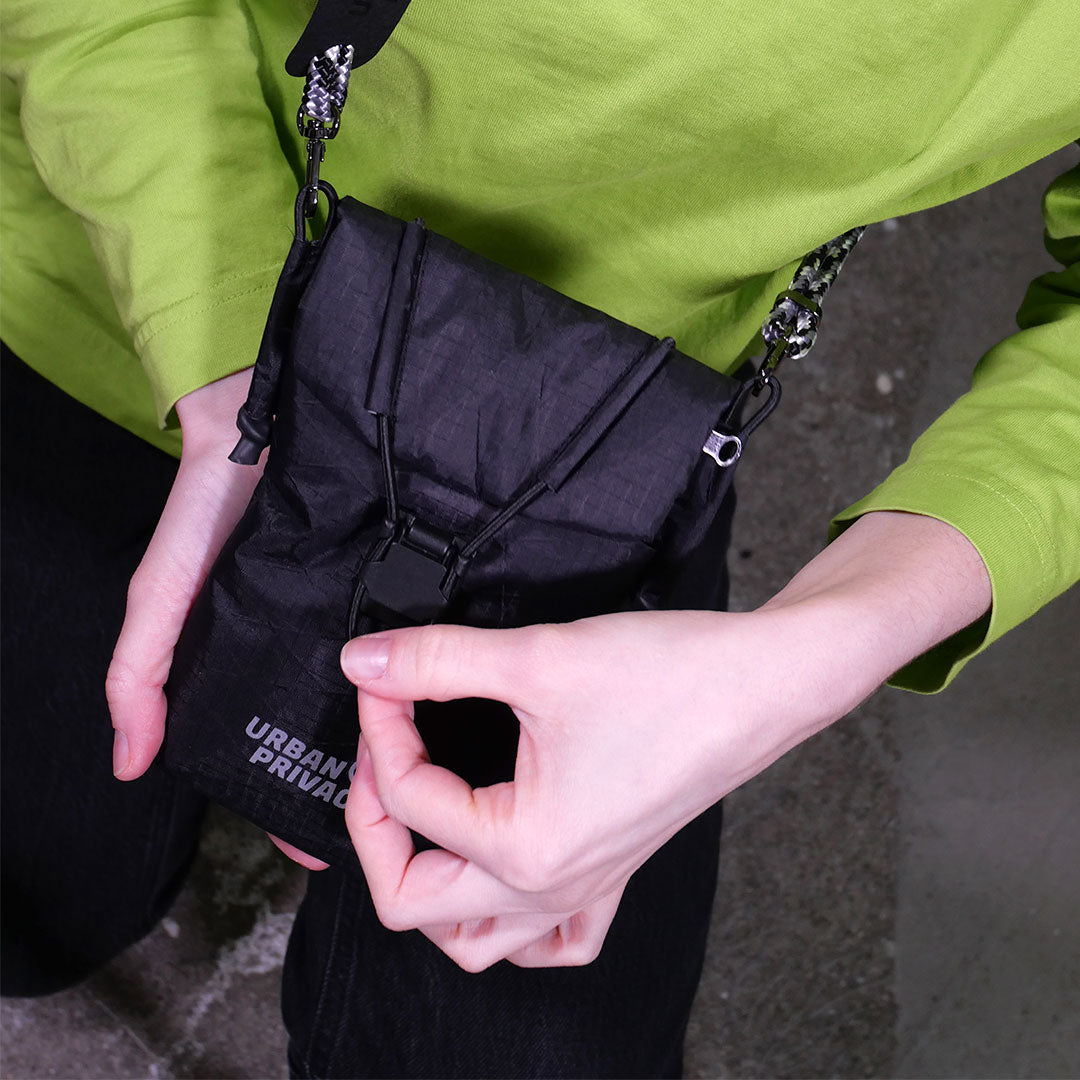 OFLAIN V2 I the anti-tracking faraday bag with stylish smartphone necklace blocks WLAN, GPS, WIFI, RFID