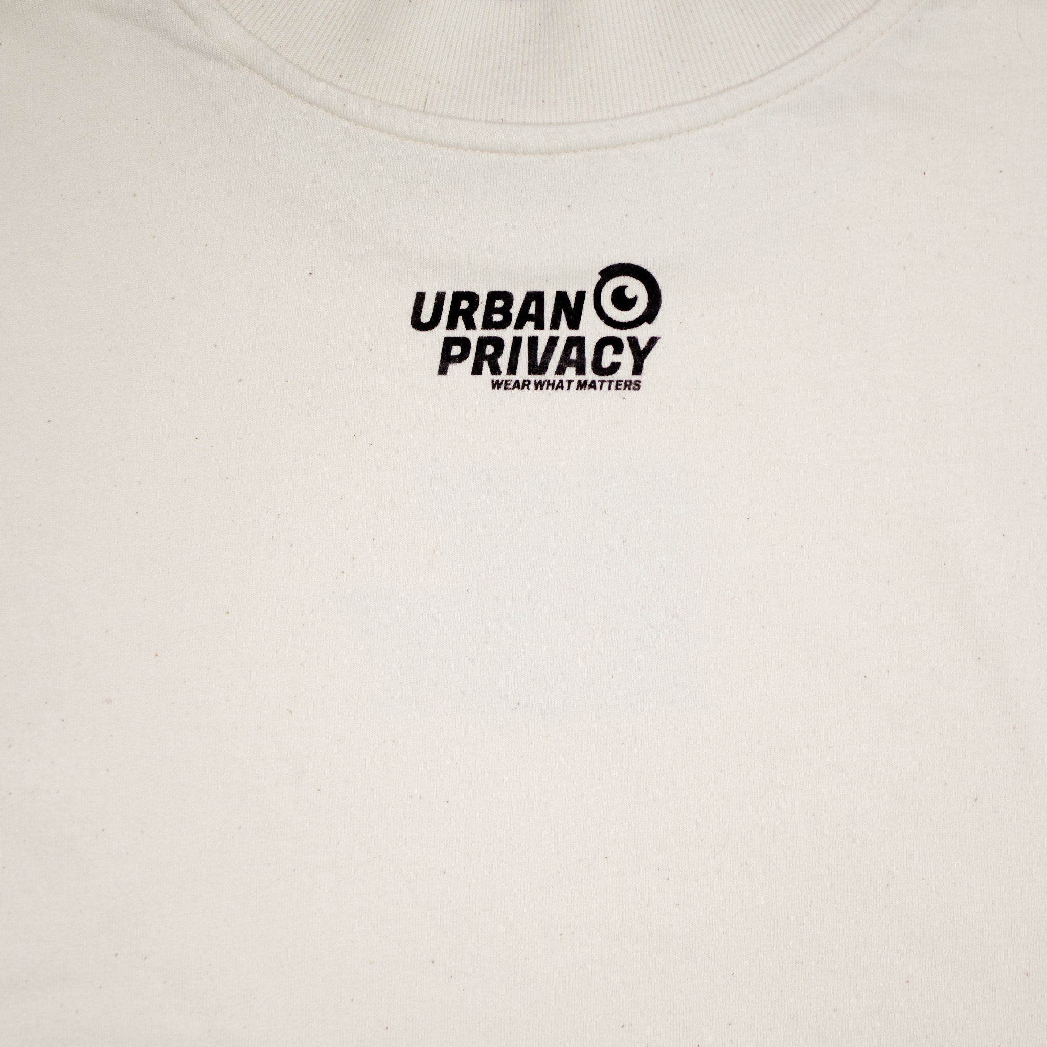 WE ARE NAKED WITHOUT PRIVACY I Unisex T-Shirt mit Statement Print, aus Bio-Baumwolle