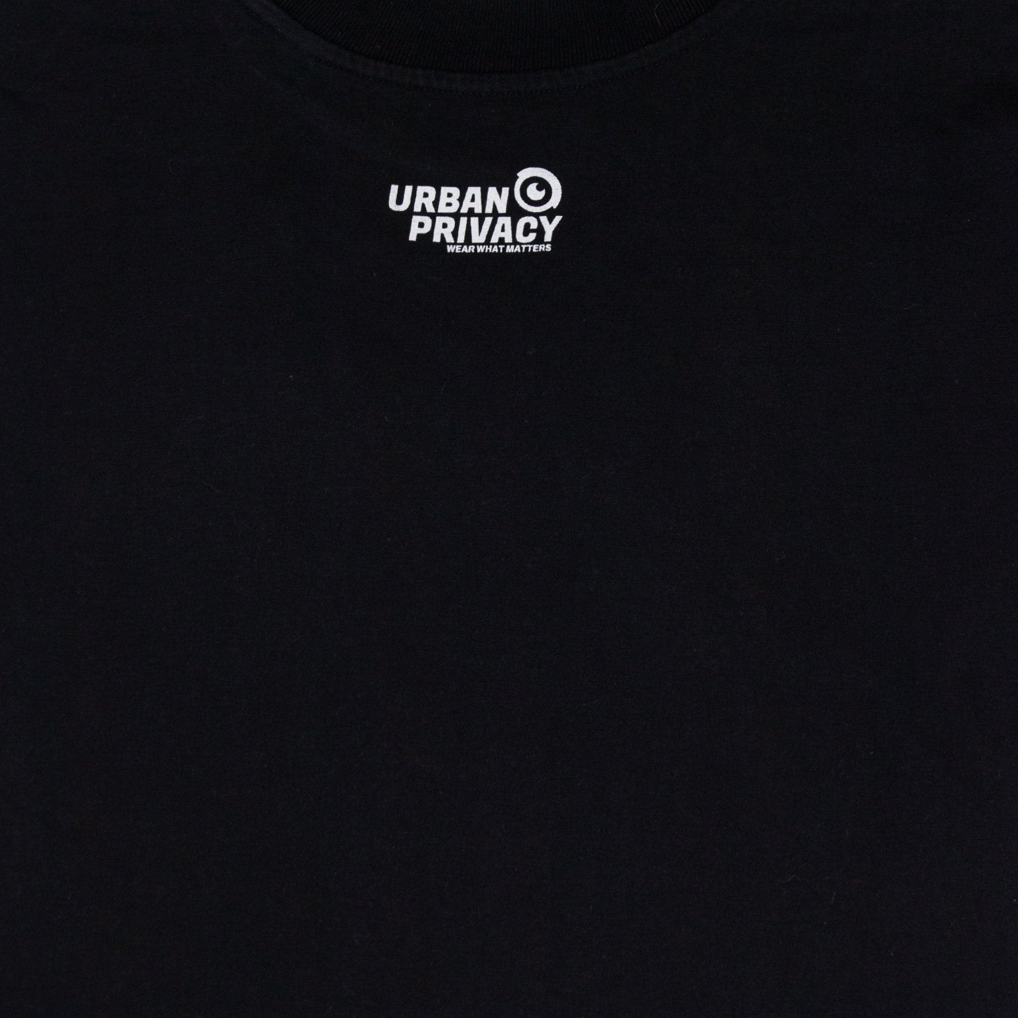 WE ARE NAKED WITHOUT PRIVACY I Unisex T-Shirt mit Statement Print, aus Bio-Baumwolle