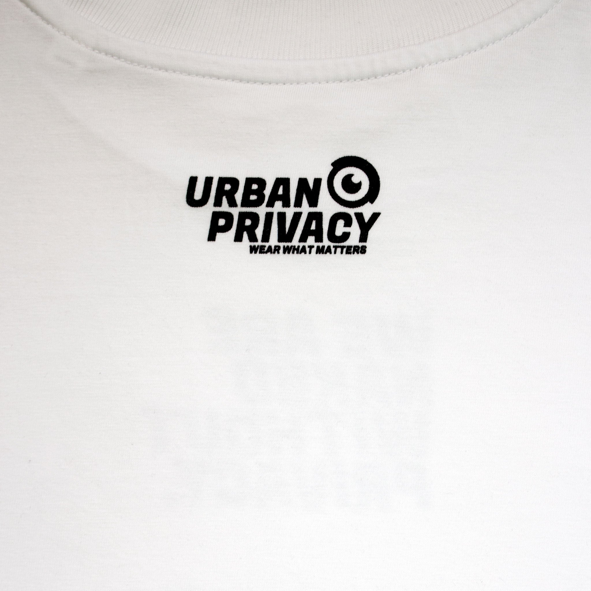 WE ARE NAKED WITHOUT PRIVACY I Unisex T-Shirt mit Statement Print, aus Bio-Baumwolle