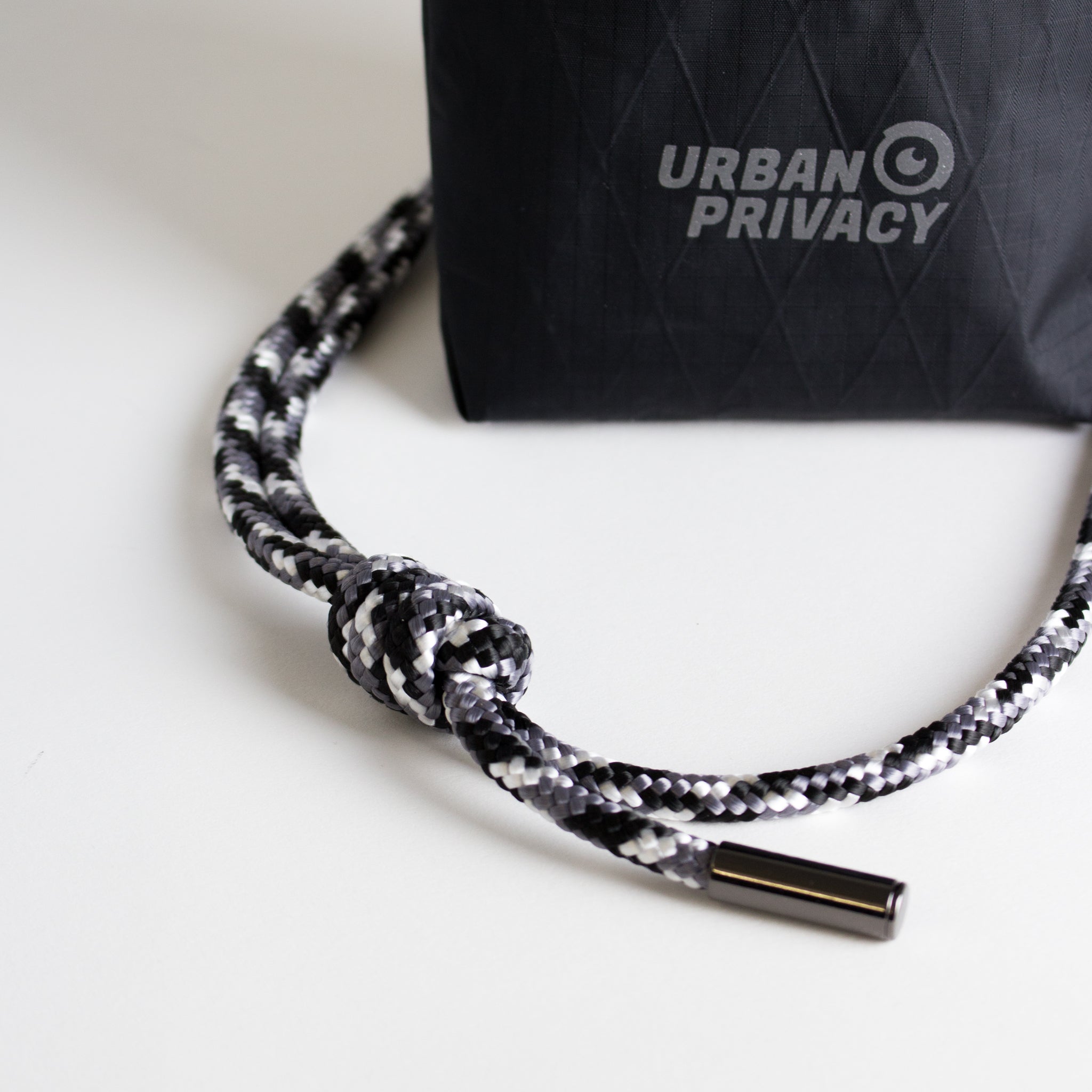 OFLAIN V2 I the anti-tracking faraday bag with stylish smartphone necklace blocks WLAN, GPS, WIFI, RFID