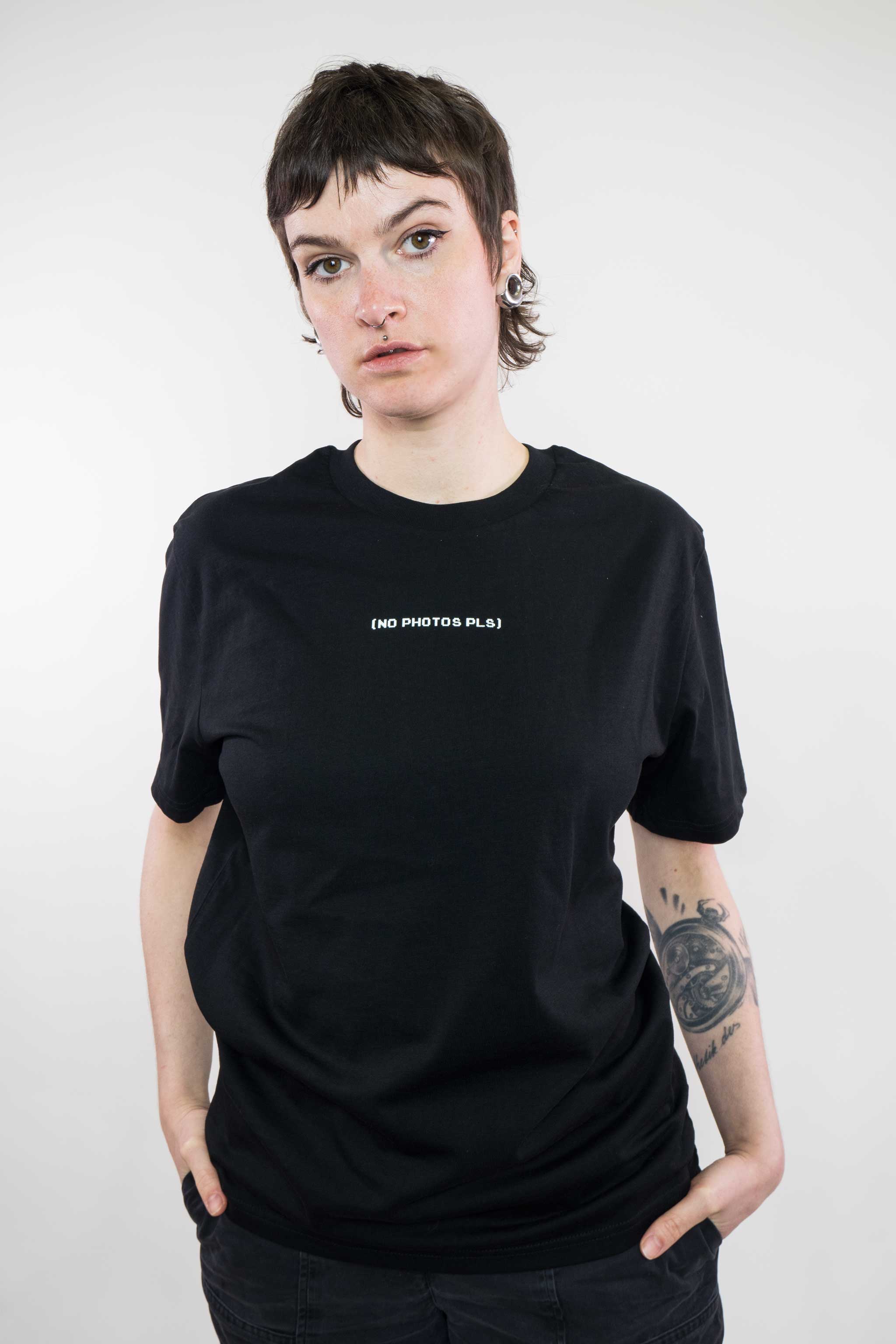 NO PHOTOS PLS] QR-Code Print | Own Your Digital Image Slim Fit Tee