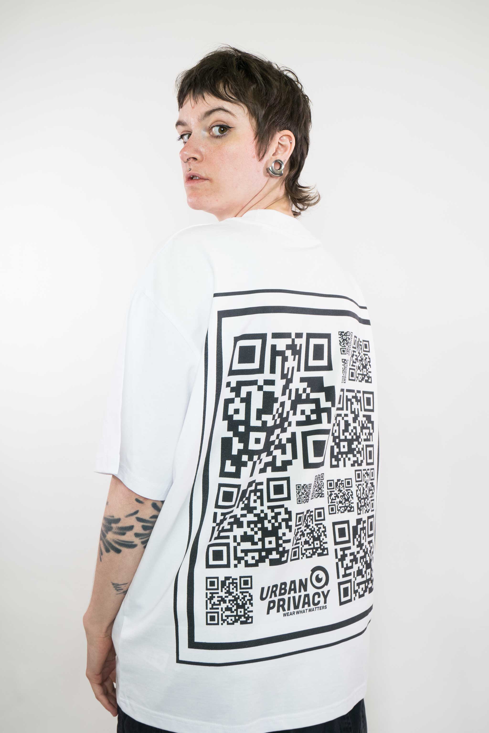 [NO PHOTOS PLS] | Eco Unisex Oversize T-Shirt Look But Don't Capture QR-Code Print in White
