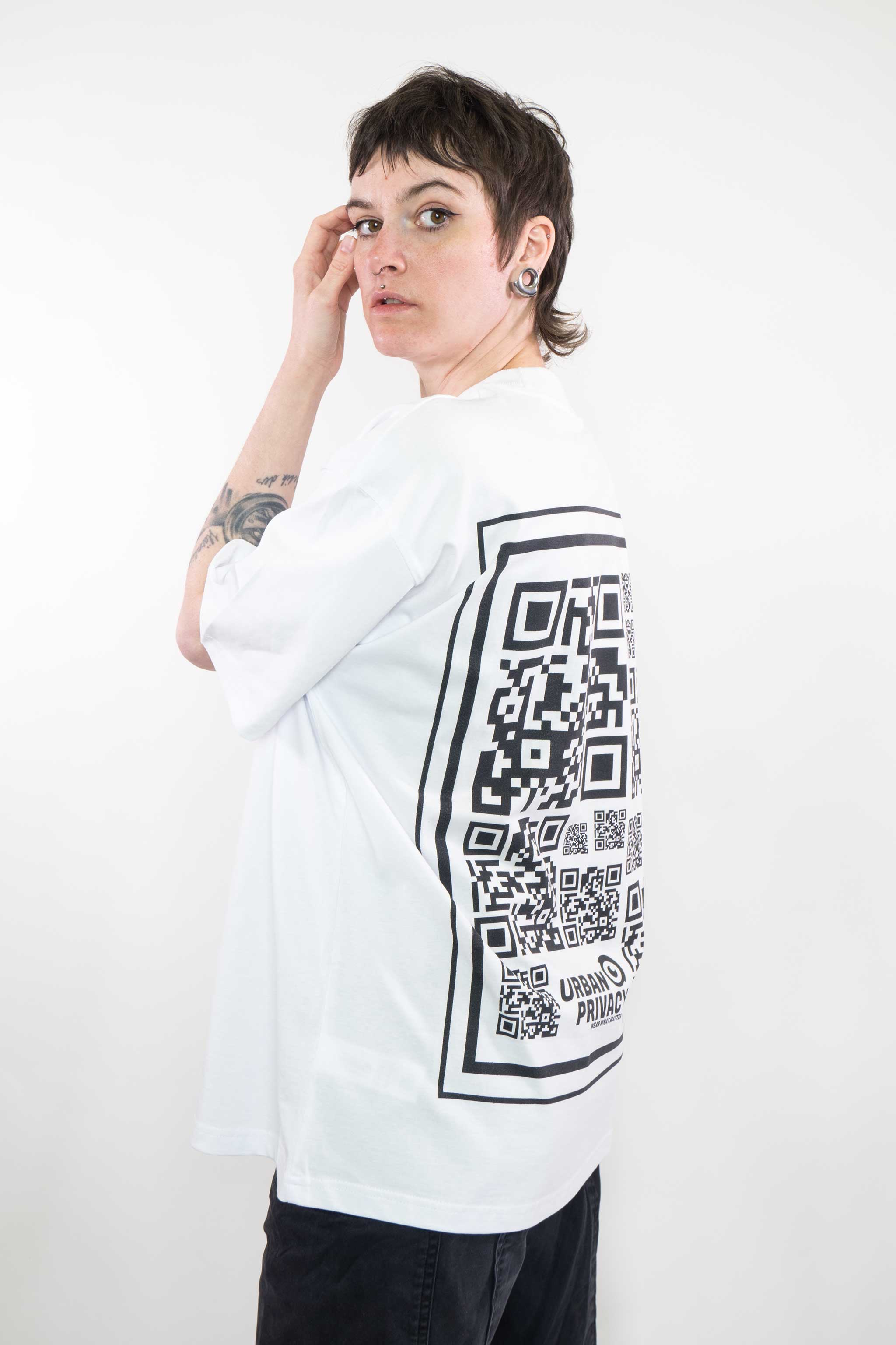 [NO PHOTOS PLS] | Eco Unisex Oversize T-Shirt Look But Don't Capture QR-Code Print in White