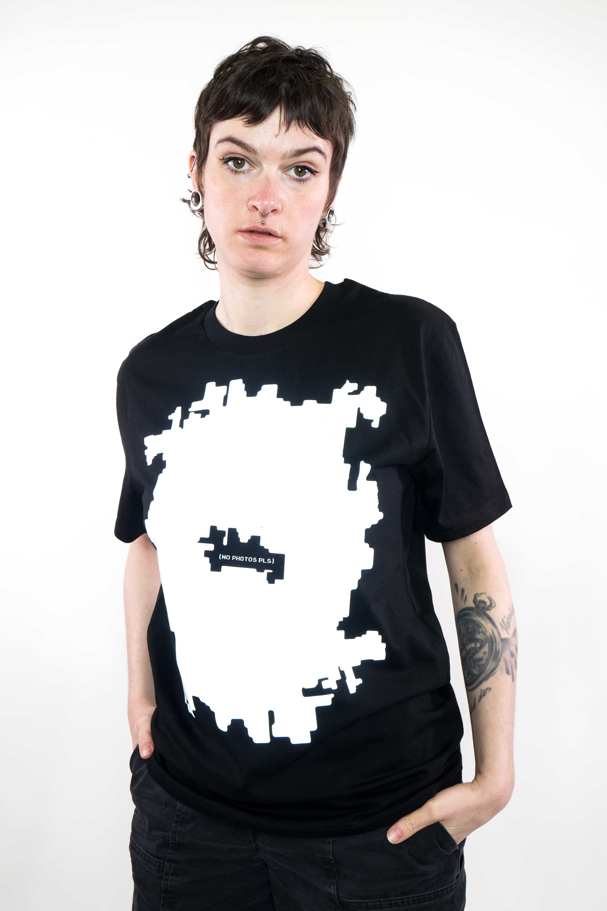 [NO PHOTOS PLS] | Eco Unisex Slim-Fit T-Shirt Look But Don't Capture Reflective Print in Black