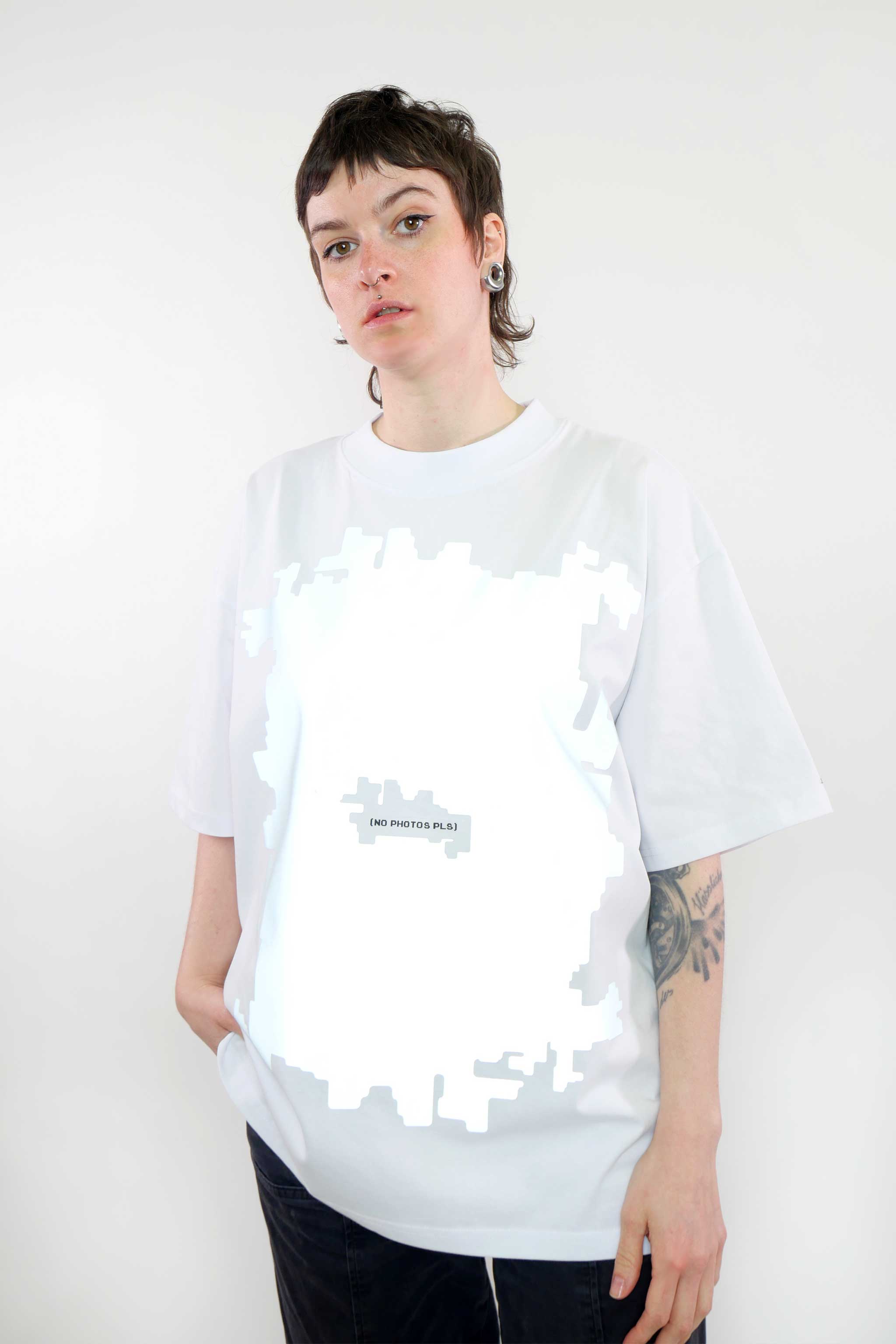 [NO PHOTOS PLS] | Eco Unisex Oversize T-Shirt Look But Don't Capture Reflective Print in White