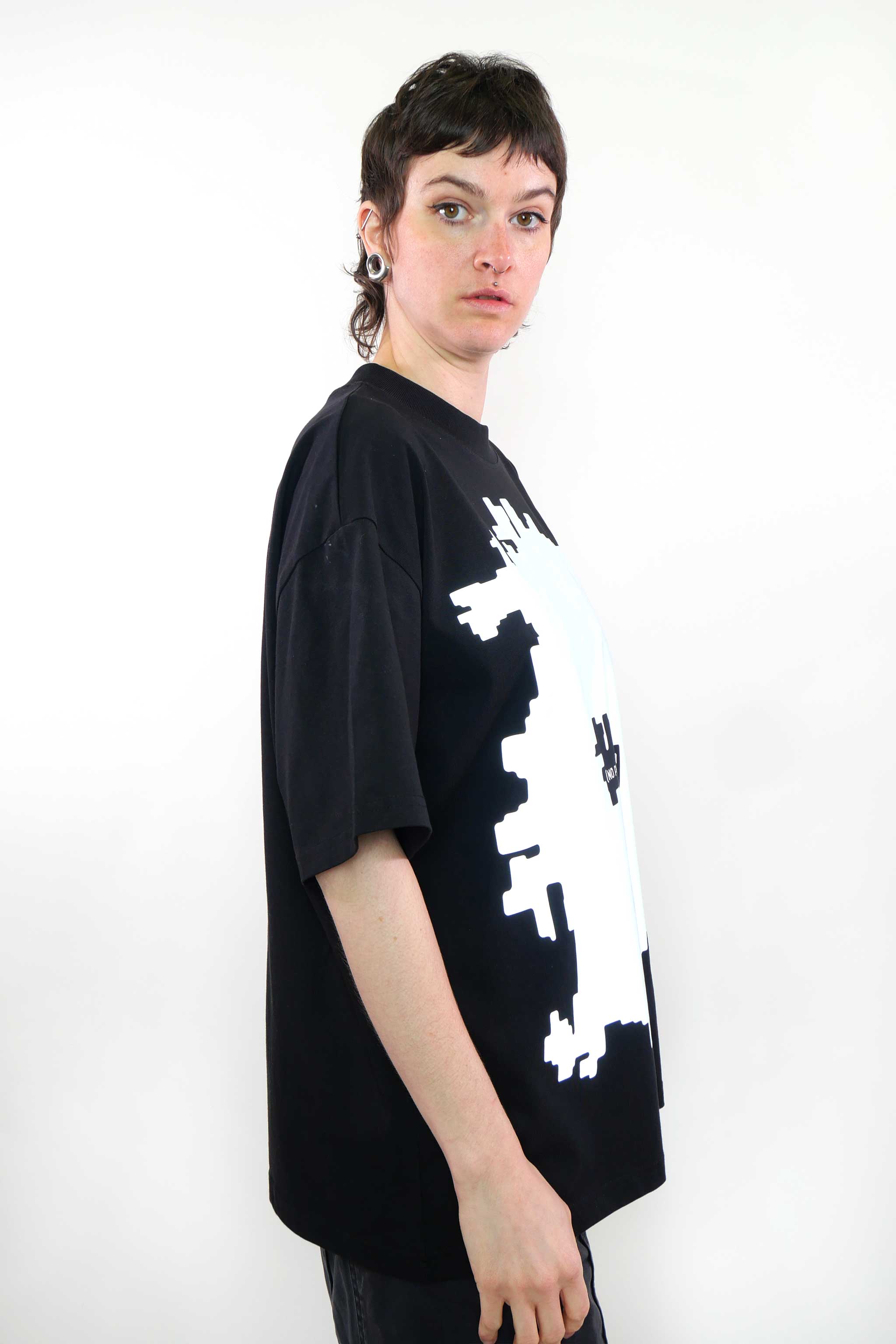 [NO PHOTOS PLS] | Eco Unisex Oversize T-Shirt Look But Don't Capture Reflective Print in Black