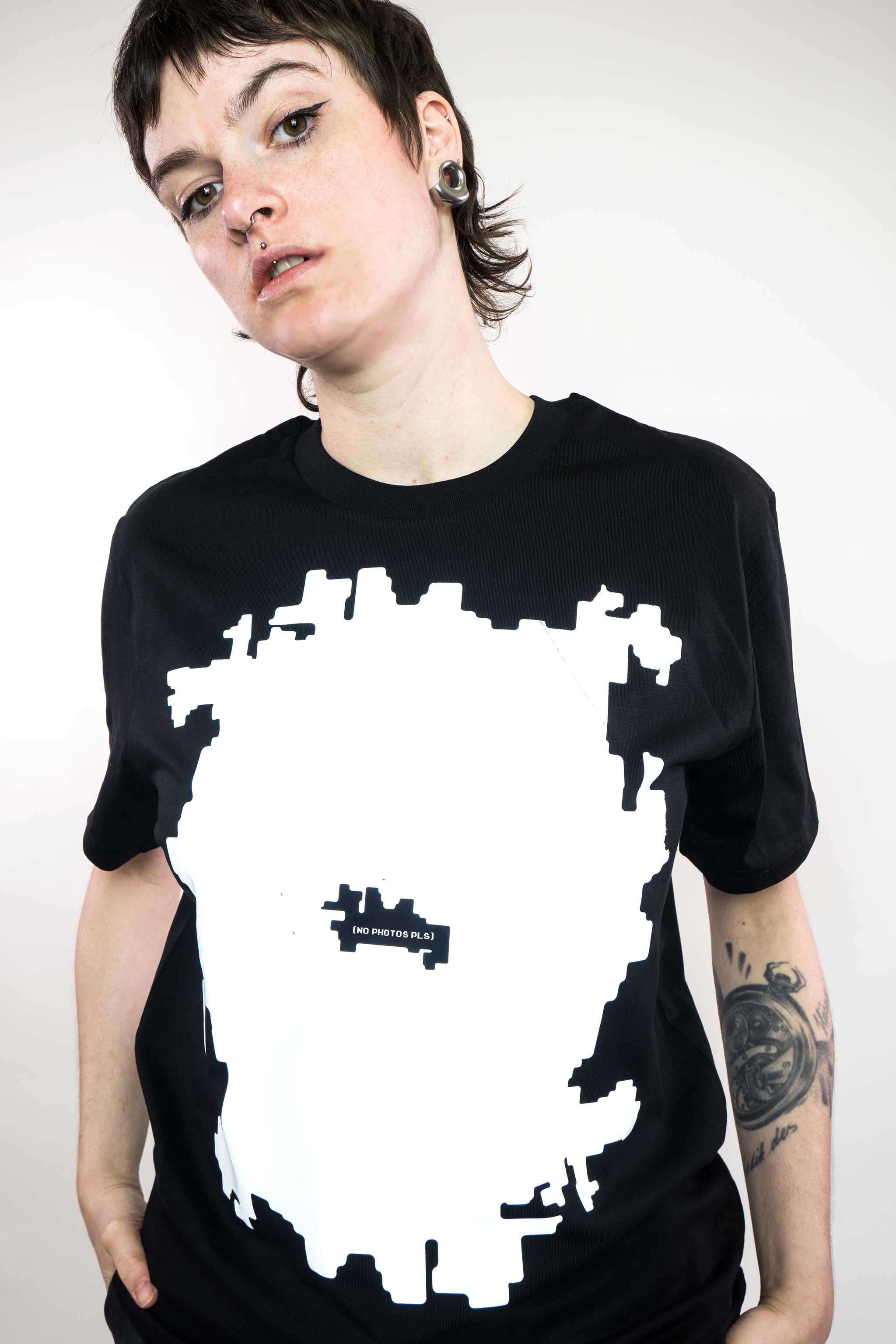 [NO PHOTOS PLS] | Eco Unisex Slim-Fit T-Shirt Look But Don't Capture Reflective Print in Black